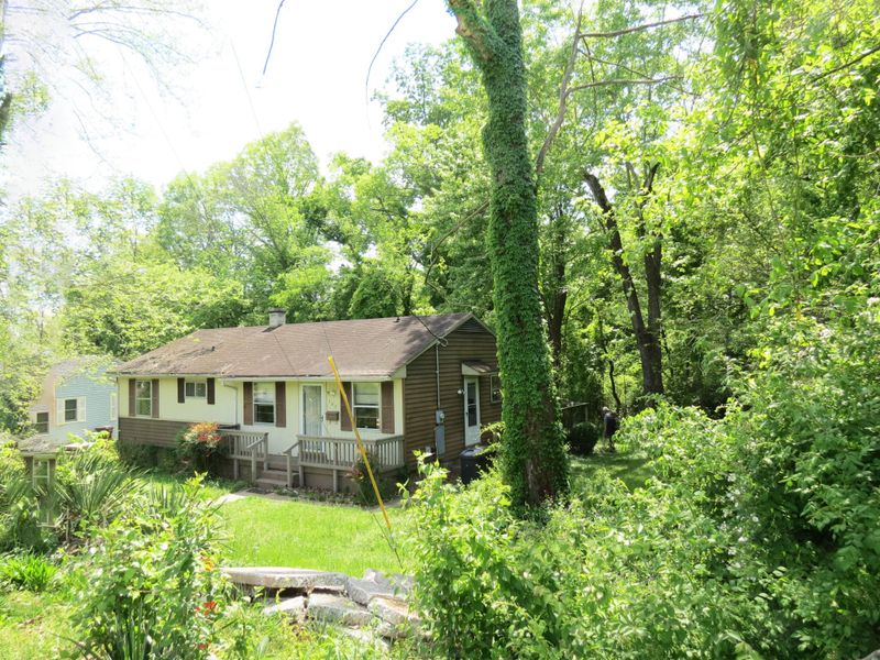 107 Audubon Rd, Oak Ridge, TN 37830