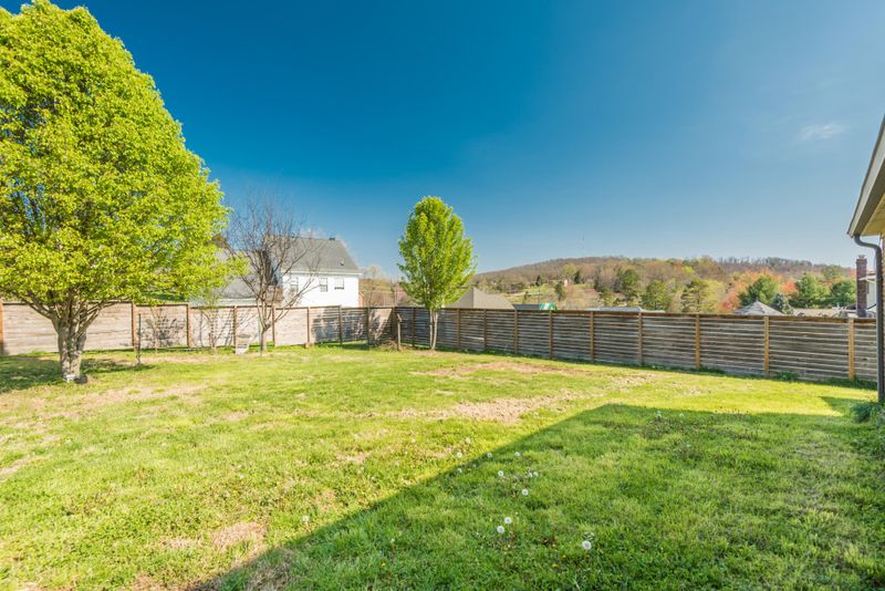 4409 Fringe Tree Dr, Knoxville, TN 37938