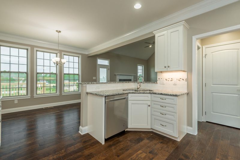 8112 Frederick John St, Knoxville, TN 37938
