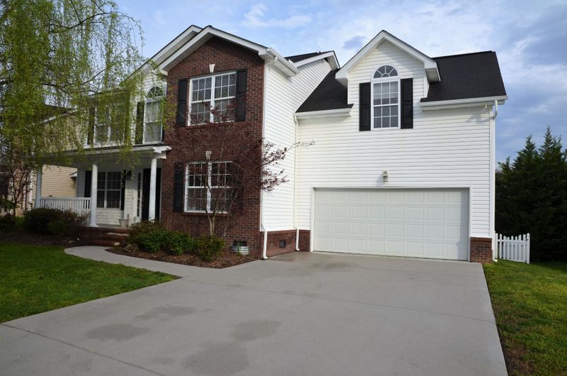 3308 Hunt Crest Rd, Knoxville, TN 37931