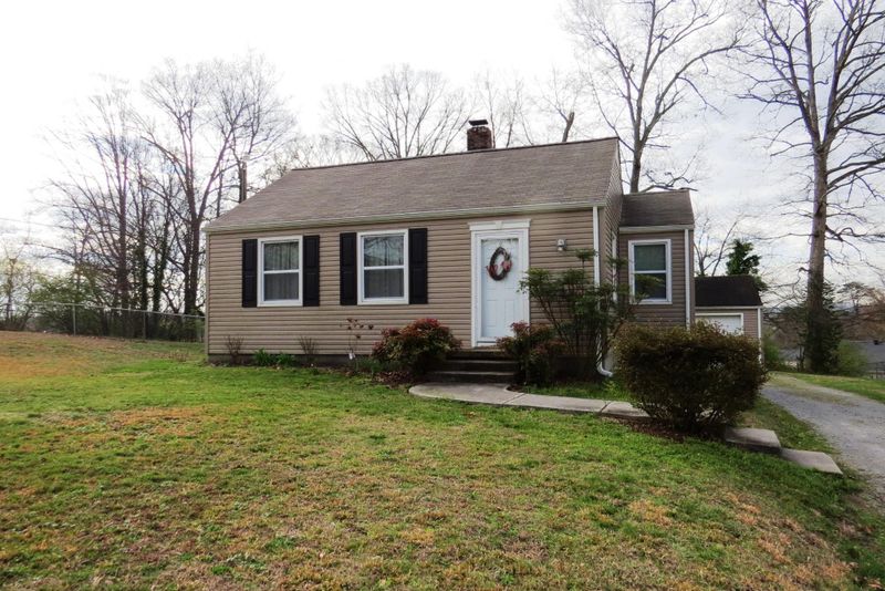 4604 Wren Rd, Knoxville, TN 37918