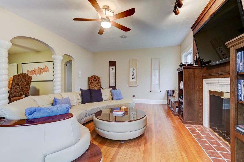 5400 Crestwood Rd, Knoxville, TN 37918