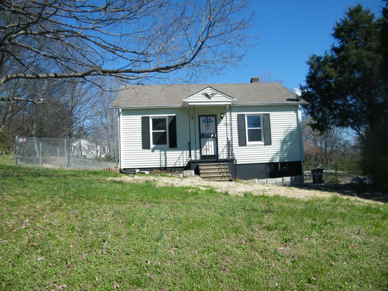 5824 Eldridge Rd, Knoxville, TN 37918
