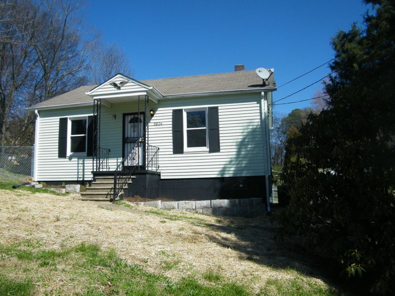 5824 Eldridge Rd, Knoxville, TN 37918