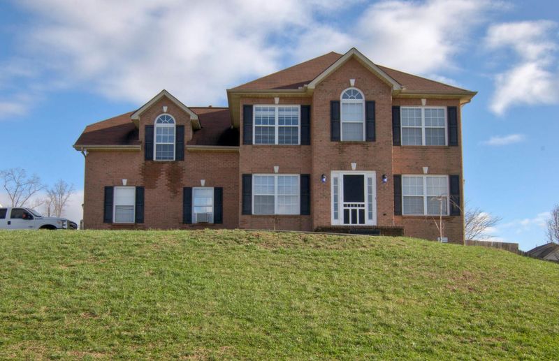 2143 Cedargreens Rd, Knoxville, TN 37924