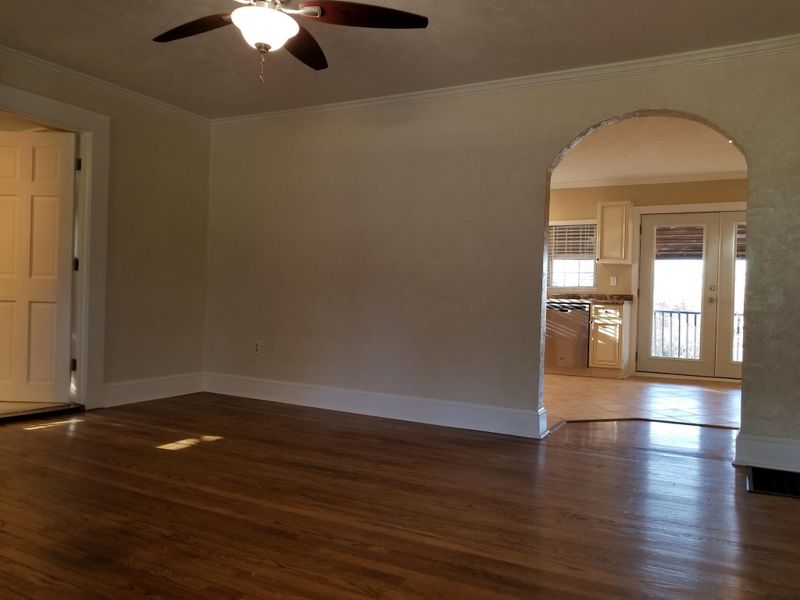619 E Beavercreek Dr, Knoxville, TN 37918