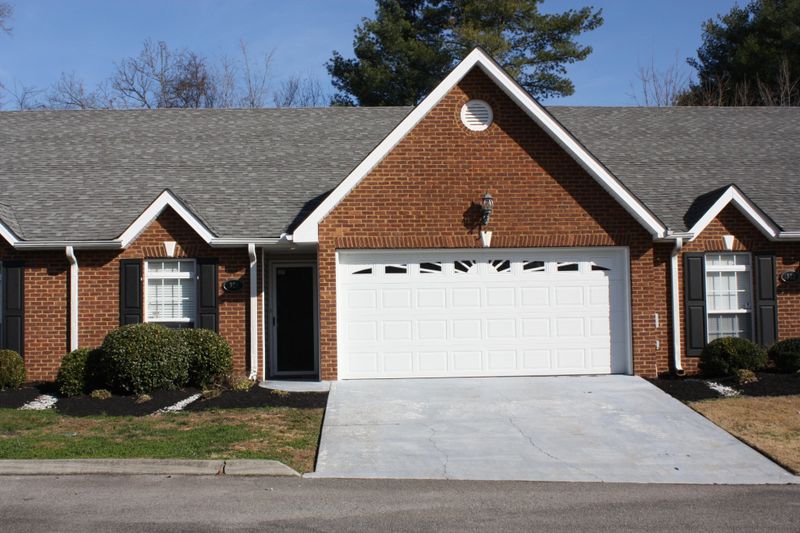 328 Silverhawk Way, Knoxville, TN 37923