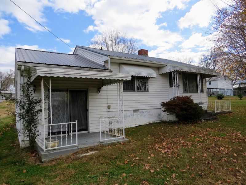 2036 Neubert Rd, Knoxville, TN 37914