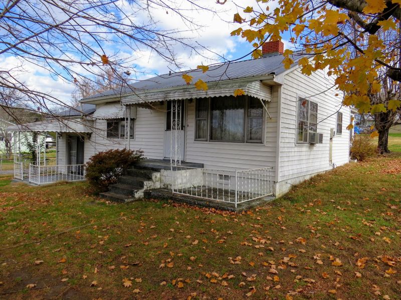 2036 Neubert Rd, Knoxville, TN 37914