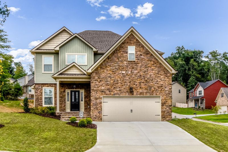 8001 Beaver Hill Ln, Knoxville, TN 37931