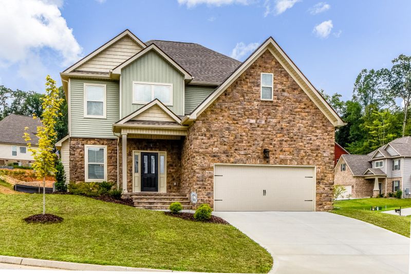 8001 Beaver Hill Ln, Knoxville, TN 37931