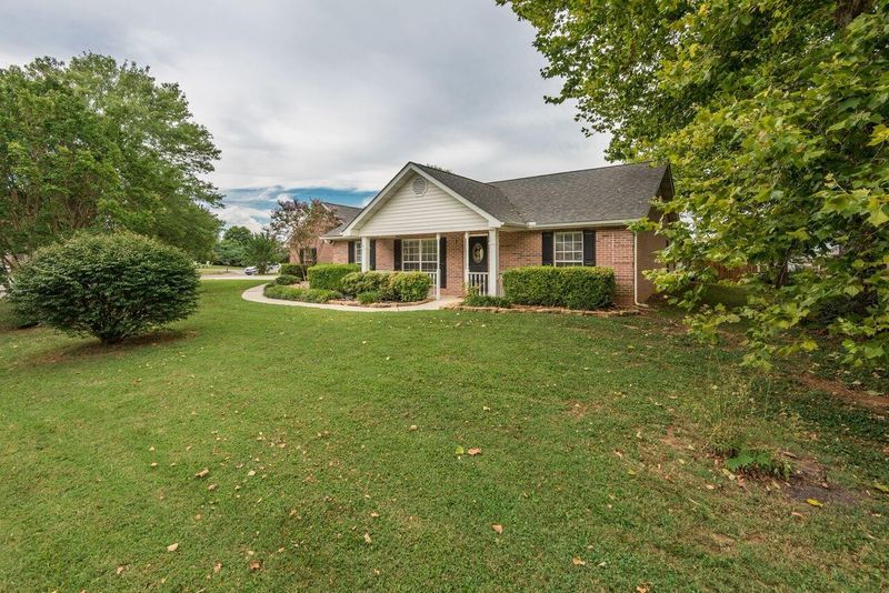 1543 Cavalier Dr, Maryville, TN 37803