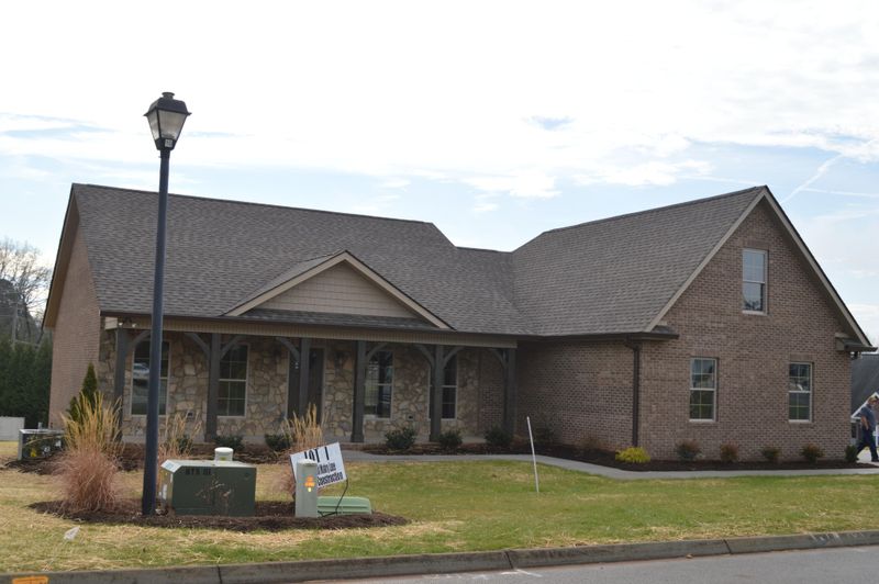 4500 Mount Mabry Ln, Knoxville, TN 37938