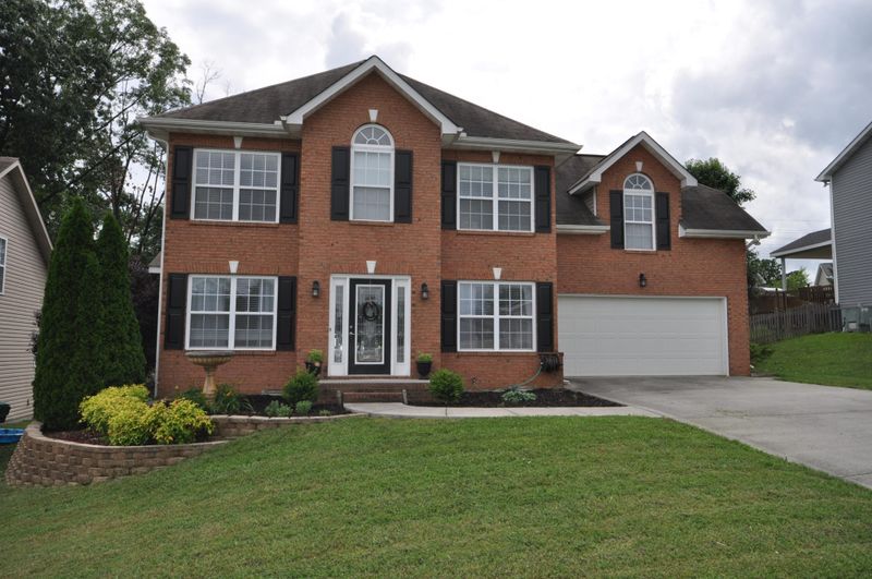 5810 Wallflower Ln, Knoxville, TN 37924