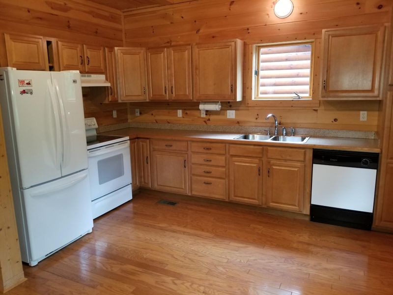301 Coulter Shoals Cir, Lenoir City, TN 37772