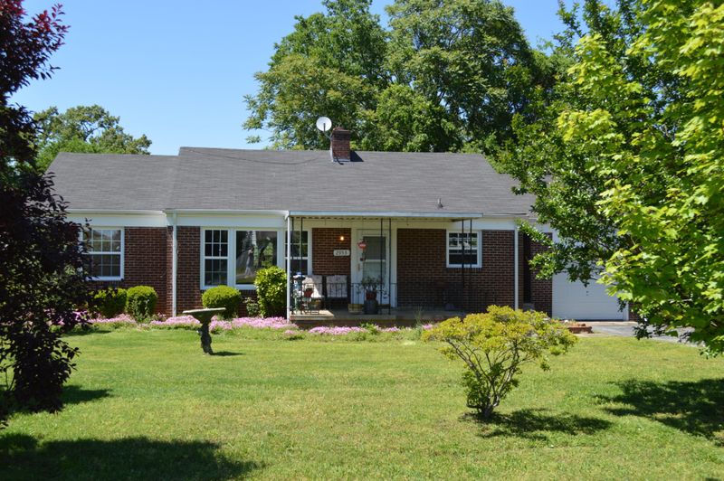 2953 Gaston Ave, Knoxville, TN 37917