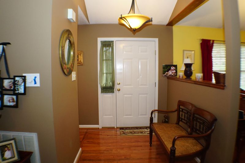 616 Whitesburg Dr, Knoxville, TN 37918