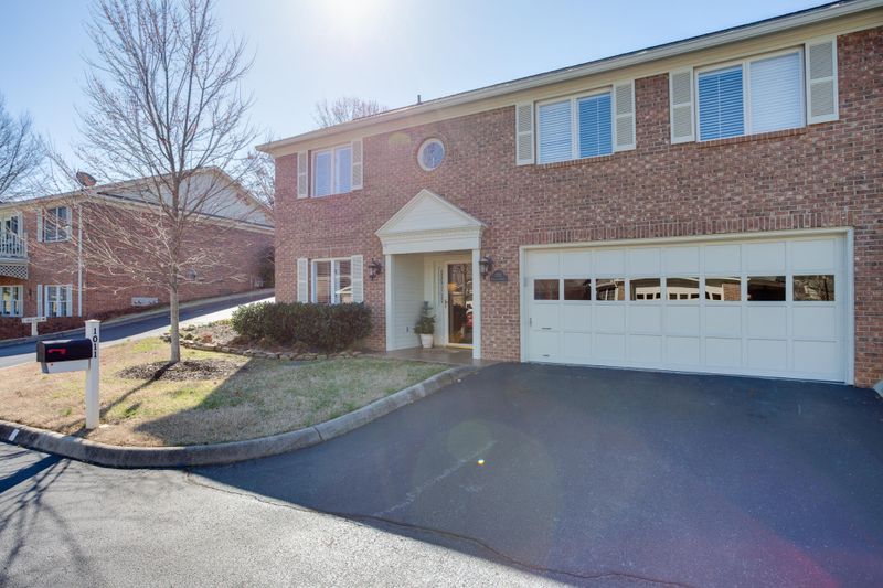 1011 Hardwick Dr, Maryville, TN 37803
