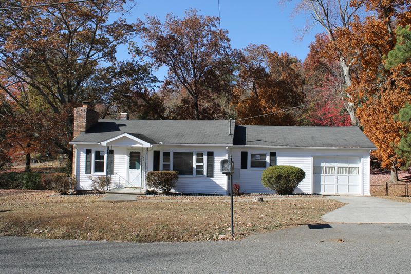 427 Hickory Dr, Knoxville, TN 37912