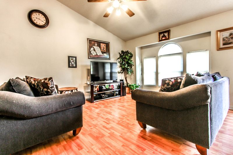5905 Montina Rd, Knoxville, TN 37912