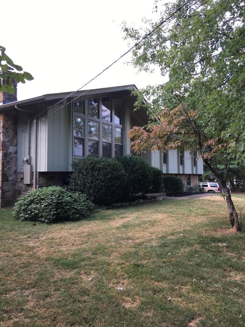 6120 Ridgeview Rd, Knoxville, TN 37918