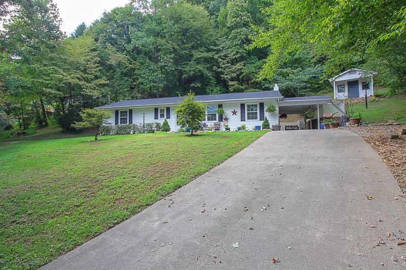 814 814 Mel Hall Rd, Maryville, TN 37803