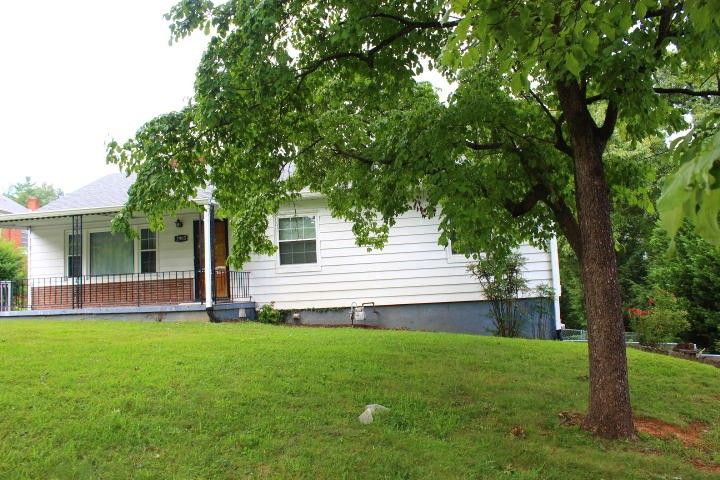 2903 Fairway Rd, Knoxville, TN 37917