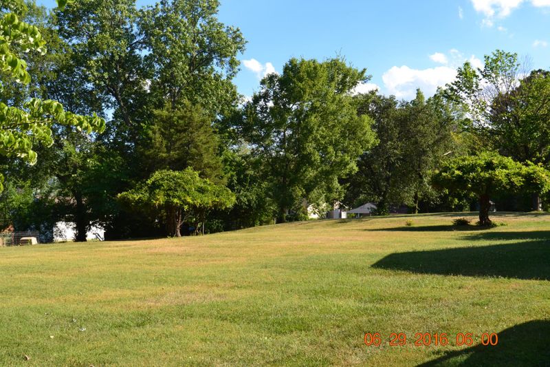 5309 Clover Rd, Knoxville, TN 37912