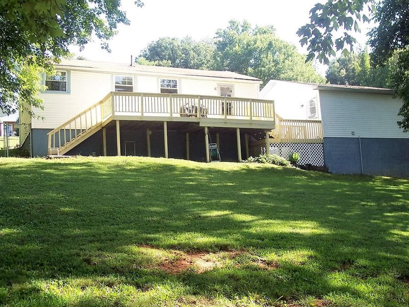 5225 Northside Dr, Knoxville, TN 37912