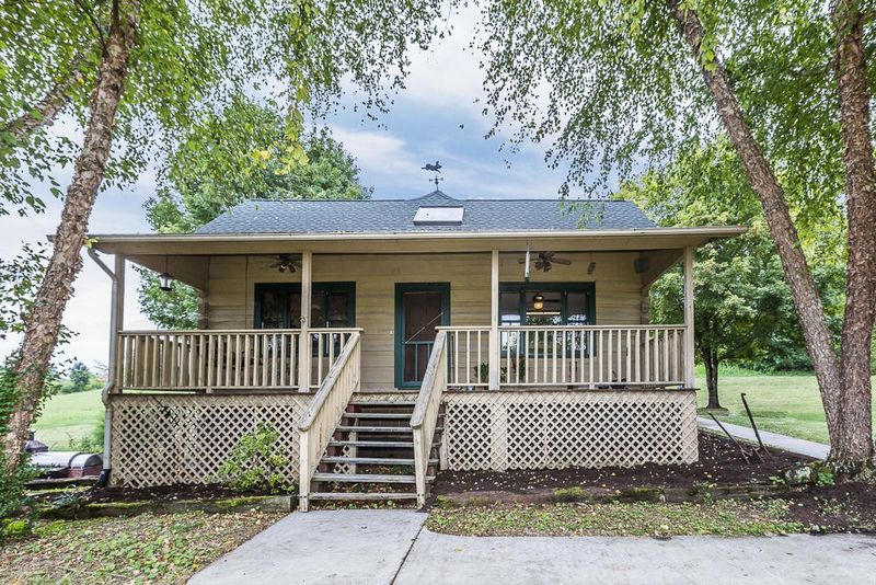 95329520 Middlebrook Pike, Knoxville, TN 37931