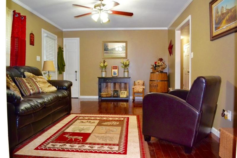 1419 Flintstone Ct, Maryville, TN 37804