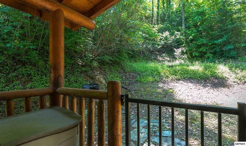 1678 Mountain Lodge Way, Sevierville, TN 37862