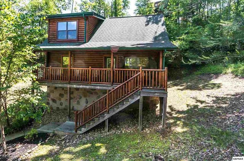 1678 Mountain Lodge Way, Sevierville, TN 37862