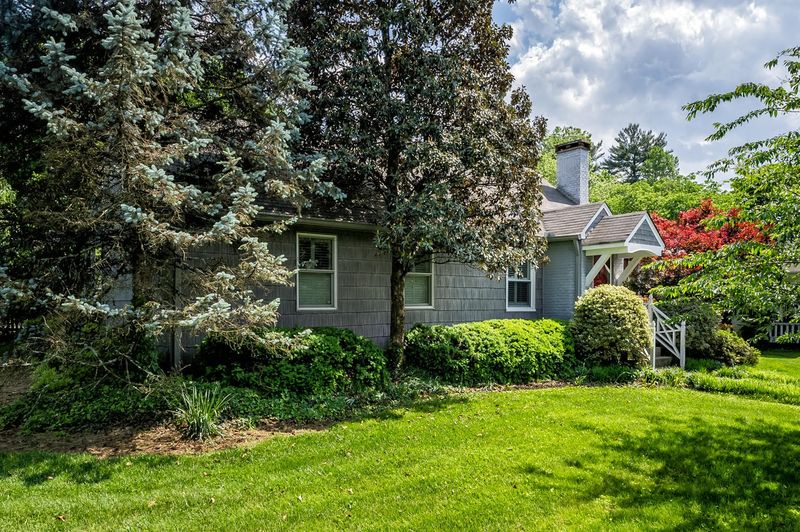 3046 Gibbs Dr, Knoxville, TN 37918