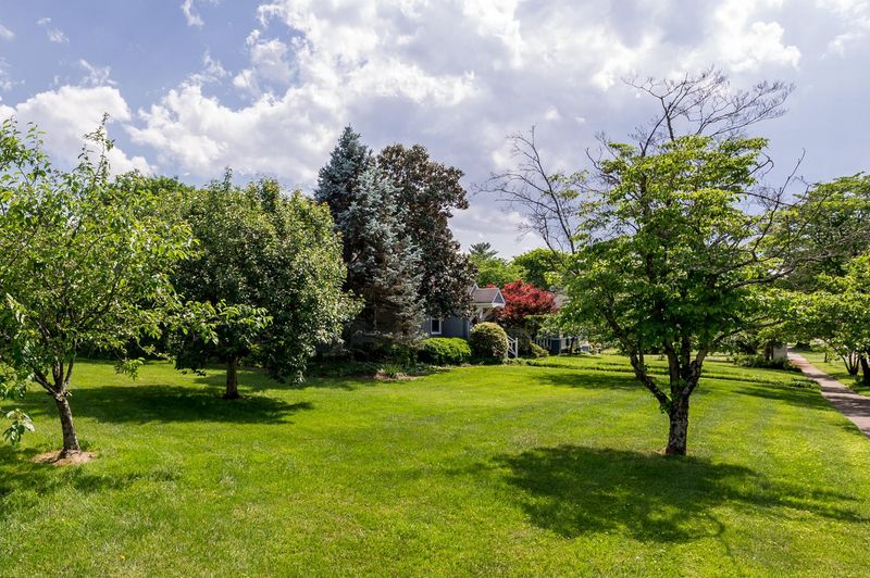 3046 Gibbs Dr, Knoxville, TN 37918