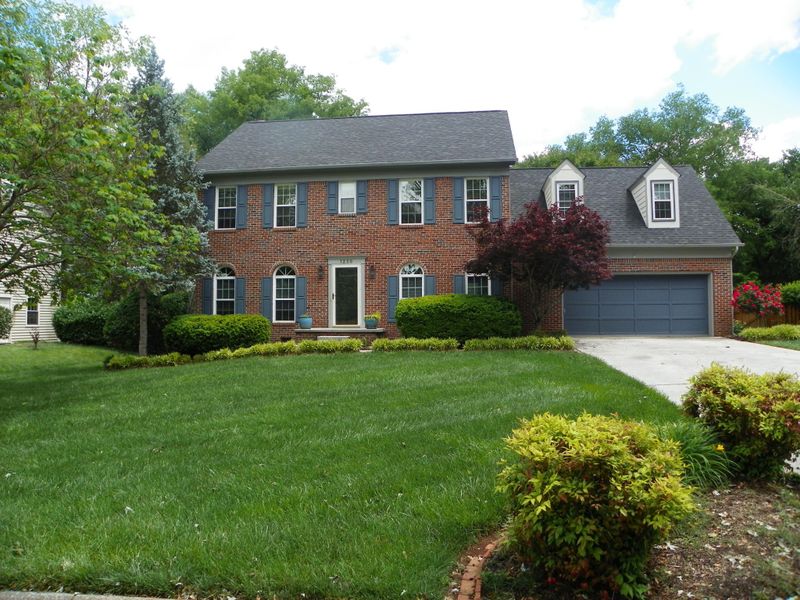 1220 Wenlock Rd, Knoxville, TN 37922