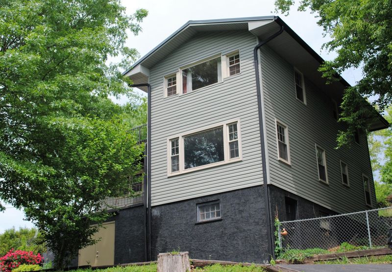 831 Brown Rd, Knoxville, TN 37920