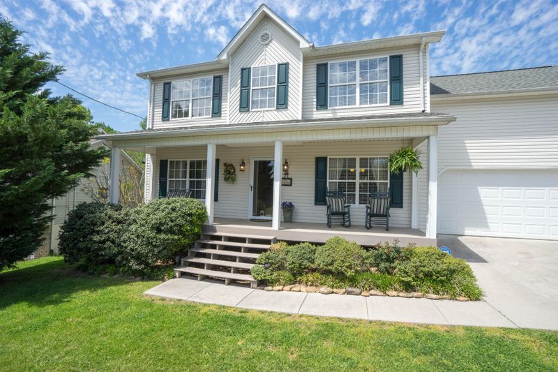 7111 Lyle Bend Ln, Knoxville, TN 37918