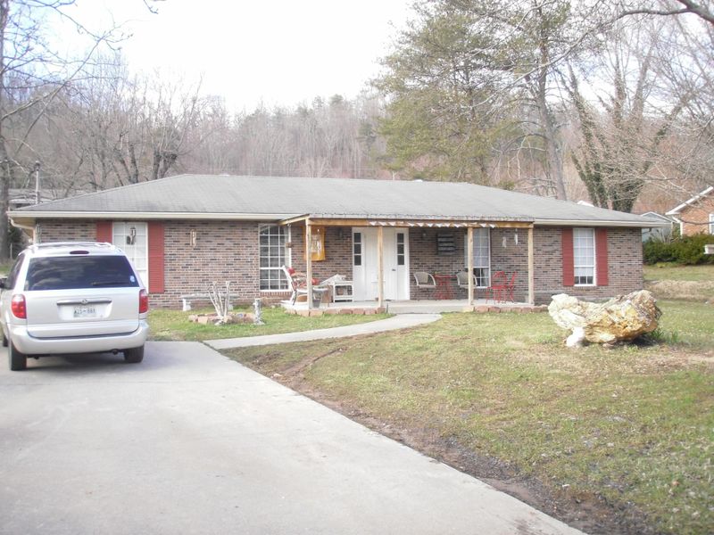 4319 Lonor Dr, Knoxville, TN 37918
