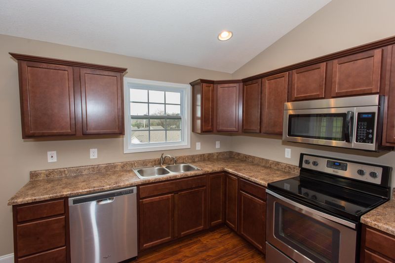 5645 Autumn Creek Dr, Knoxville, TN 37924
