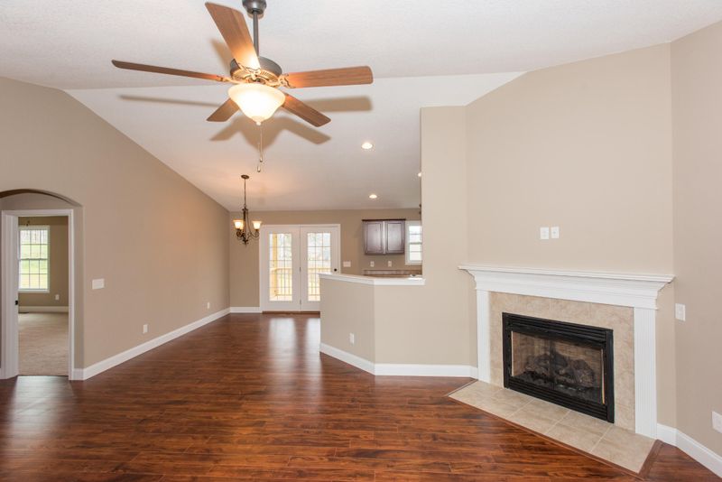 5645 Autumn Creek Dr, Knoxville, TN 37924