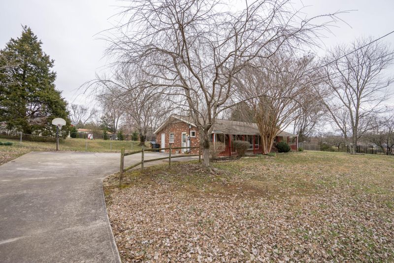 2309 Capri Dr, Knoxville, TN 37912