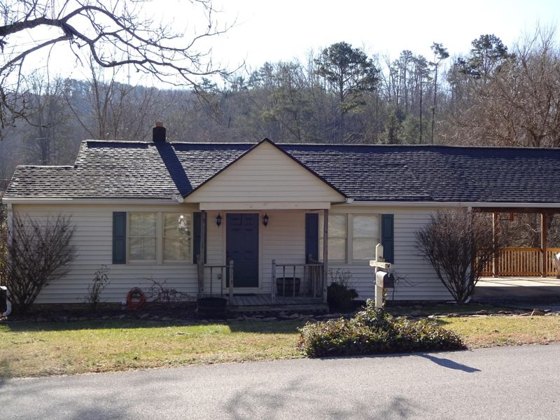 8861 Simpson Rd, Knoxville, TN 37920