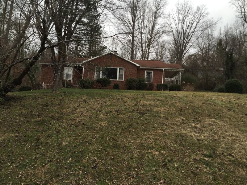 5305 Comanche Dr, Knoxville, TN 37914