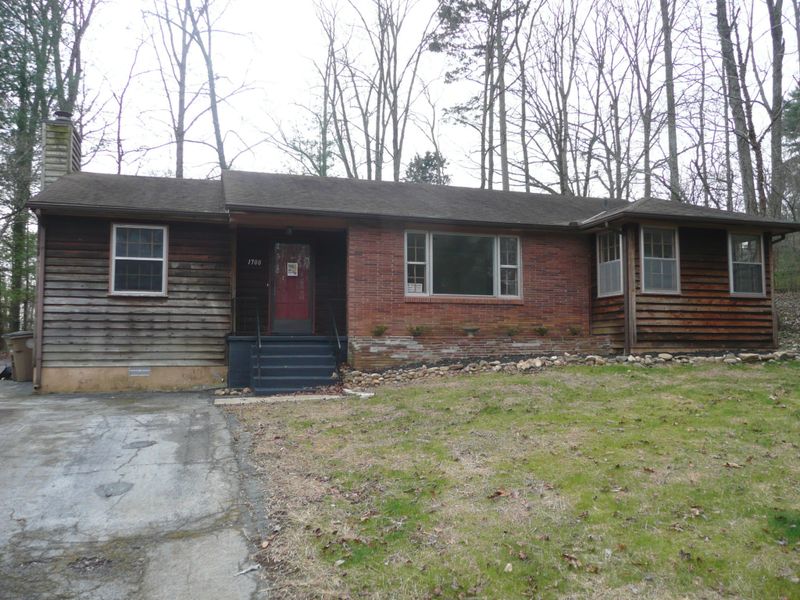 1700 Westchester Dr, Knoxville, TN 37918