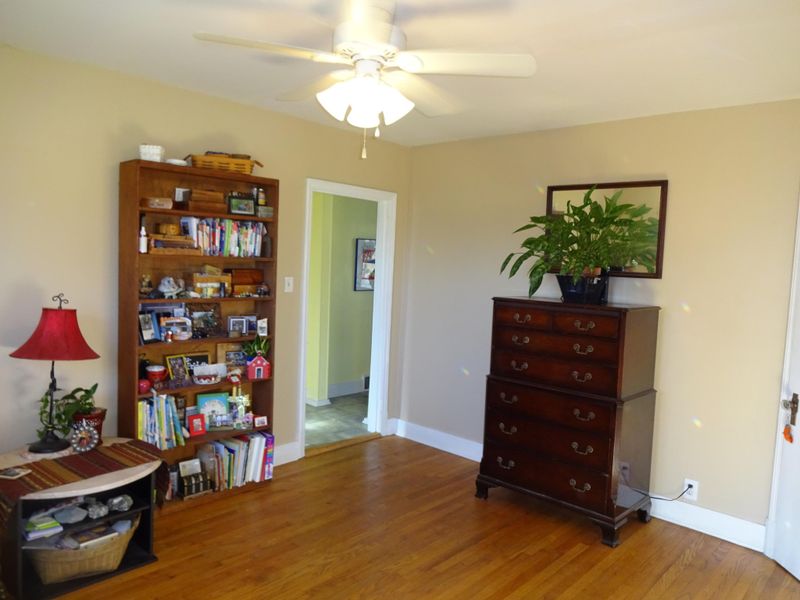 5329 Pinecrest Rd, Knoxville, TN 37912