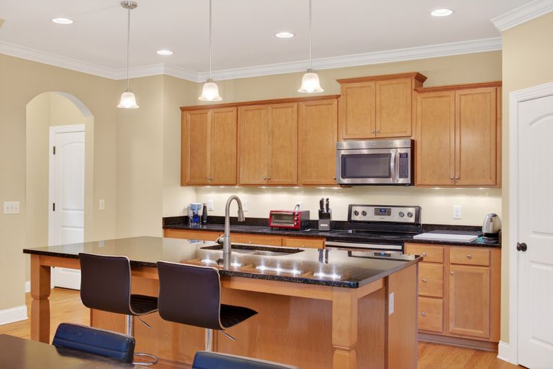 128 Ashcrest Pt, Hendersonville, TN 37075