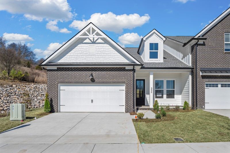 463 Buckwood Ave E, Thompsons Station, TN 37179