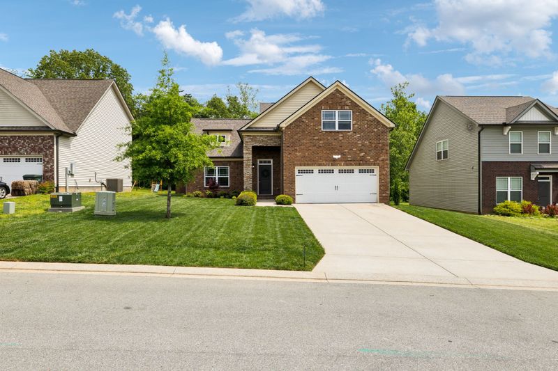 411 Barbaro Ct, Burns, TN 37029