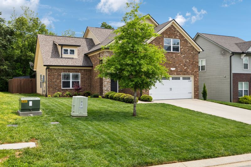 411 Barbaro Ct, Burns, TN 37029